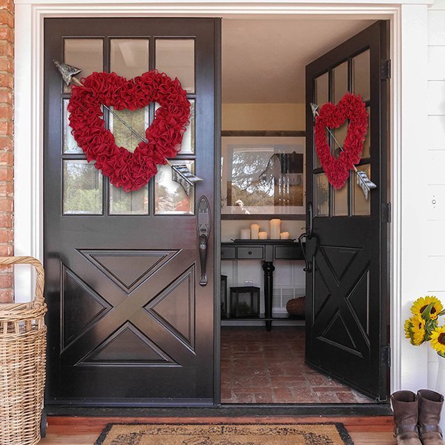 💘Best Seller Large Ruffled Romance Heart shaped wreath with large arrow💘