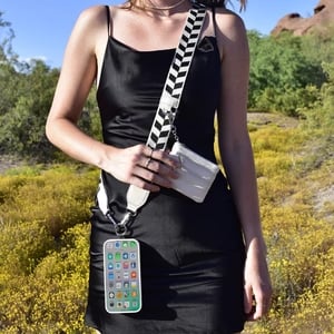 (🔥Last Day Promotion 60%-OFF)💖Phone Strap with Zippered Pouch