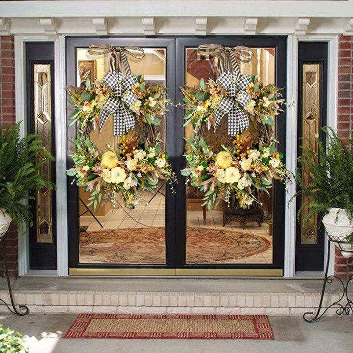Pumpkin wreath with bow