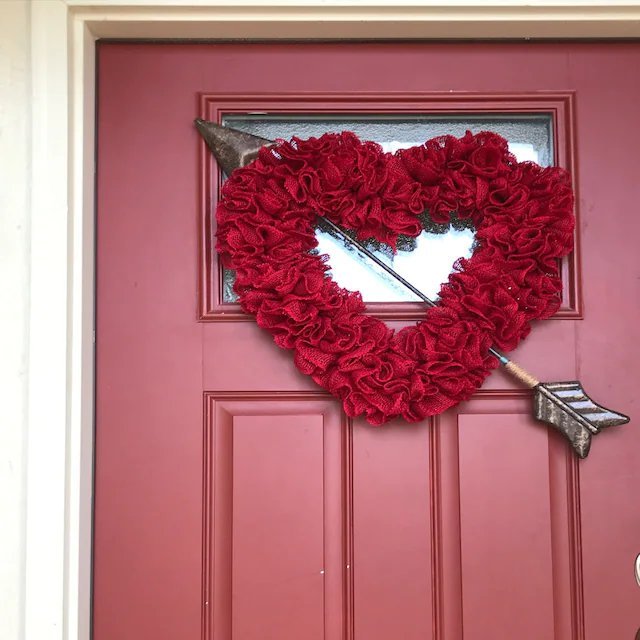 💘Best Seller Large Ruffled Romance Heart shaped wreath with large arrow💘