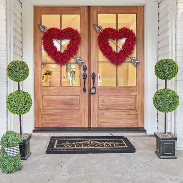 💘Best Seller Large Ruffled Romance Heart shaped wreath with large arrow💘