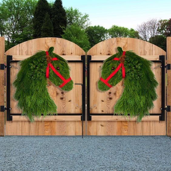 Farmhouse Double Horse Head Christmas Wreath