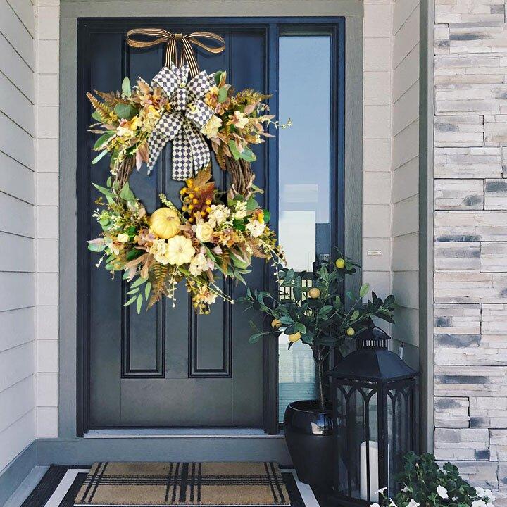 Pumpkin wreath with bow