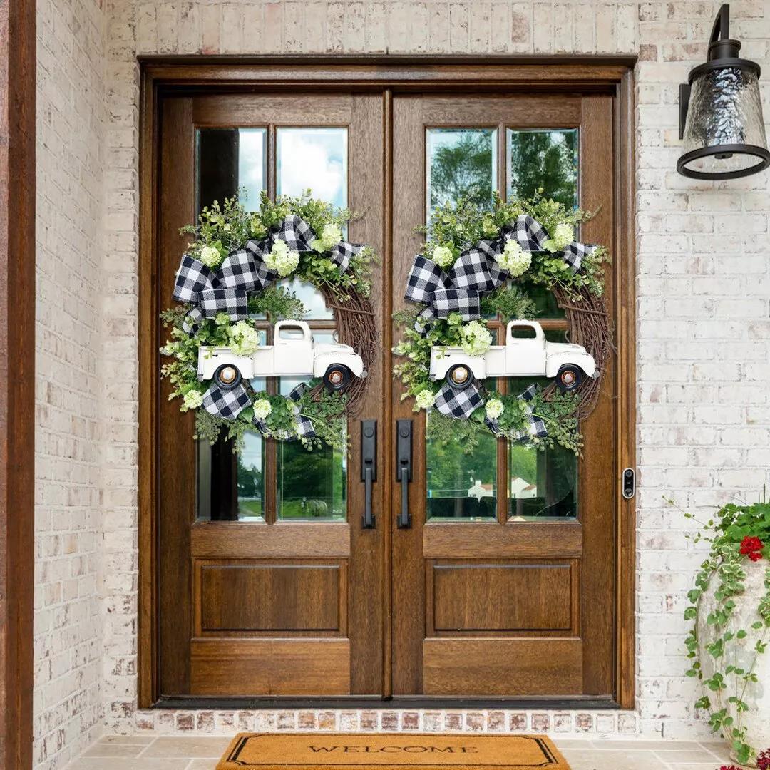 Summer farmhouse truck wreath - This is the latest way to welcome summer
